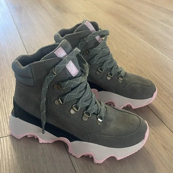 Sorel Kinetic Impact Conquest Sneaker Boot Size 7.5 NWOB Waterproof Suede - Picture 4 of 10